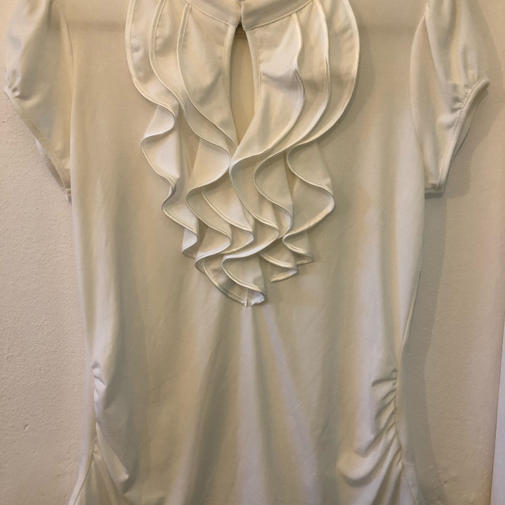 Heart soul Cap sleeve key-hole top with clasp.
